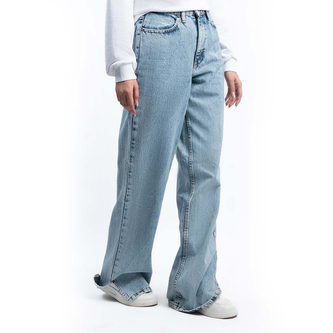 Y2K Statement Baggy Jeans (Light Wash)